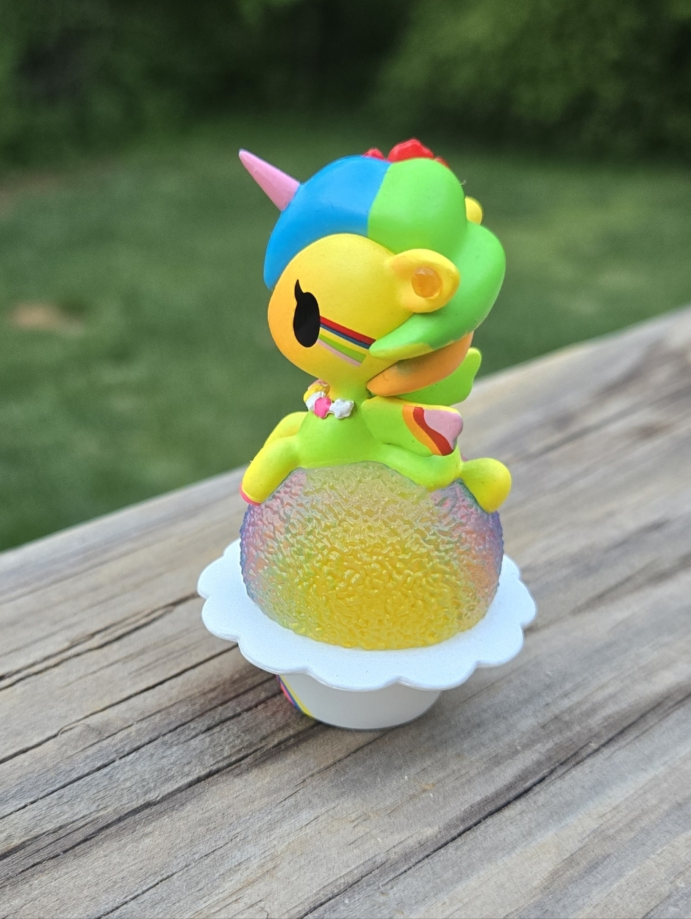 Tokidoki Delicious Unicorno Series 1 Rainbow Unicorn Vinyl Figure on Shaved Ice - Picture 3 of 5